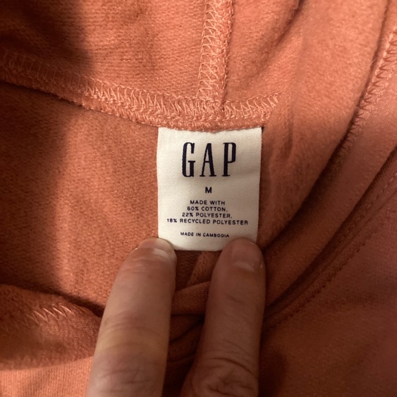 Gap pinkish hoody with front pocket - Picture 2 of 4